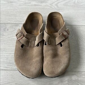 Birkenstock Boston Clogs in Taupe Size 40